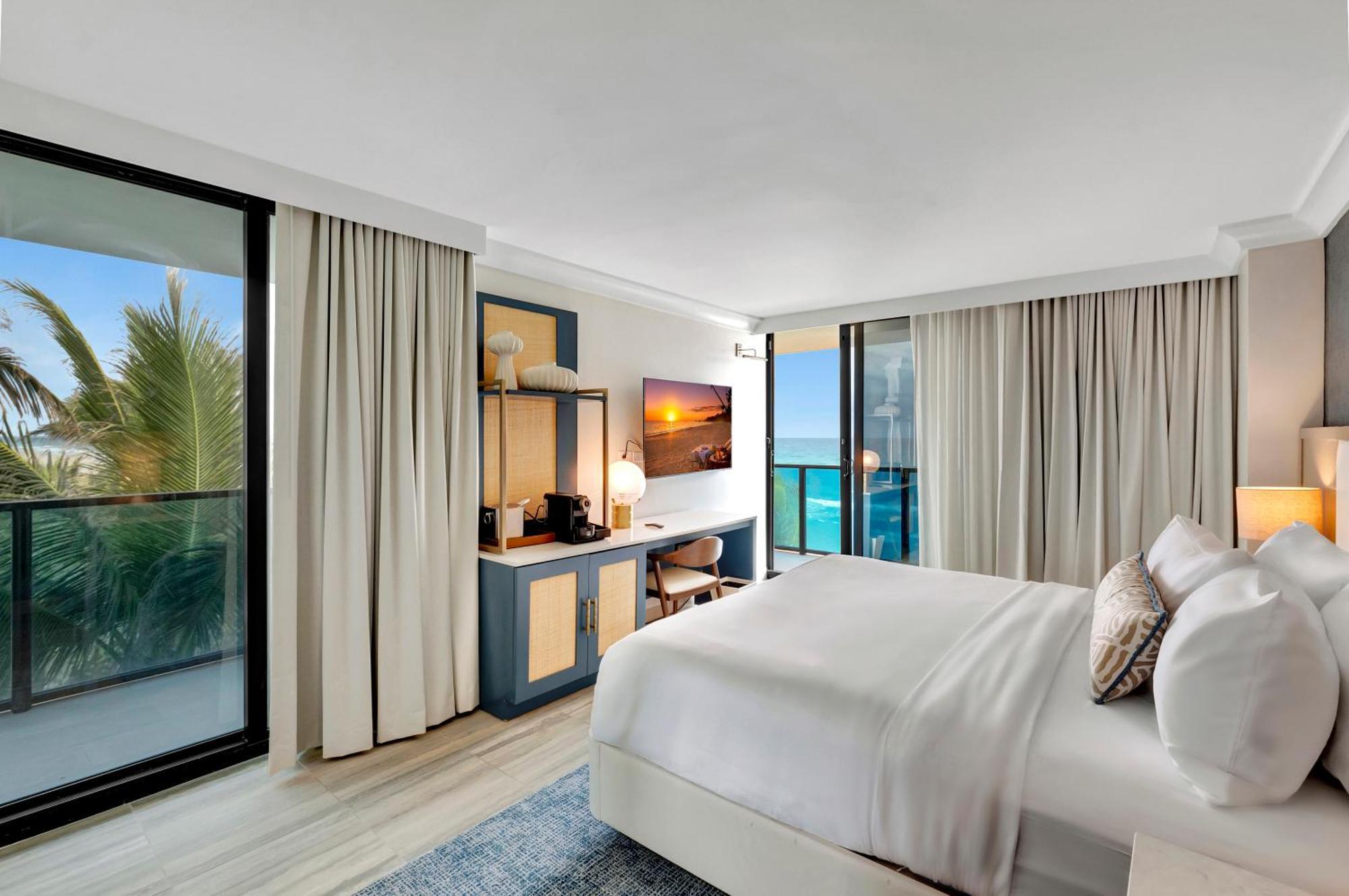 Tideline Palm Beach Ocean Resort And Spa Eksteriør bilde